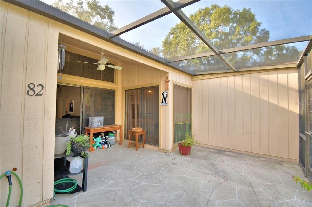 For Sale: $159,900 (2 beds, 2 baths, 970 Square Feet)