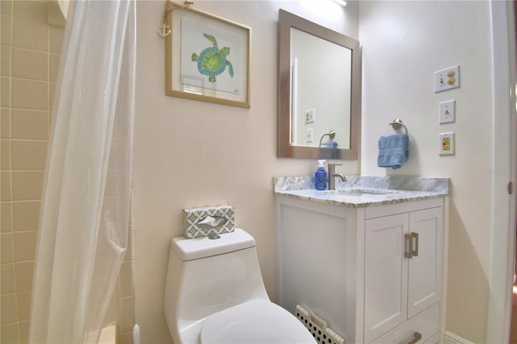 For Sale: $159,900 (2 beds, 2 baths, 970 Square Feet)