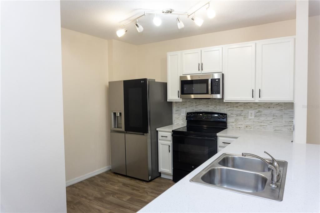 На продажу: $252,500 (3 спален, 2 ванн, 1478 Квадратных фут)