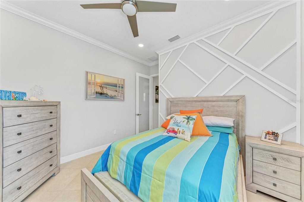 待售: $969,000 (3 贝兹, 2 浴室, 2420 平方英尺)