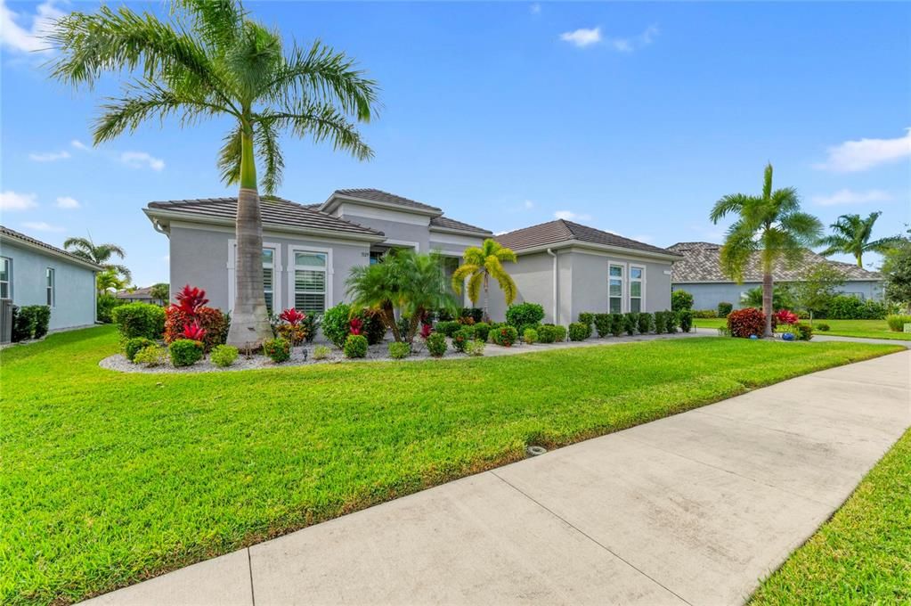 待售: $969,000 (3 贝兹, 2 浴室, 2420 平方英尺)