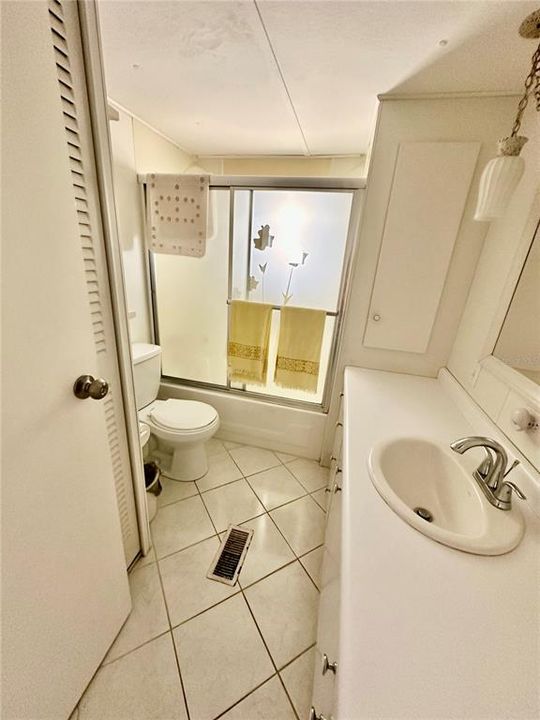 En Venta: $85,400 (2 camas, 1 baños, 660 Pies cuadrados)