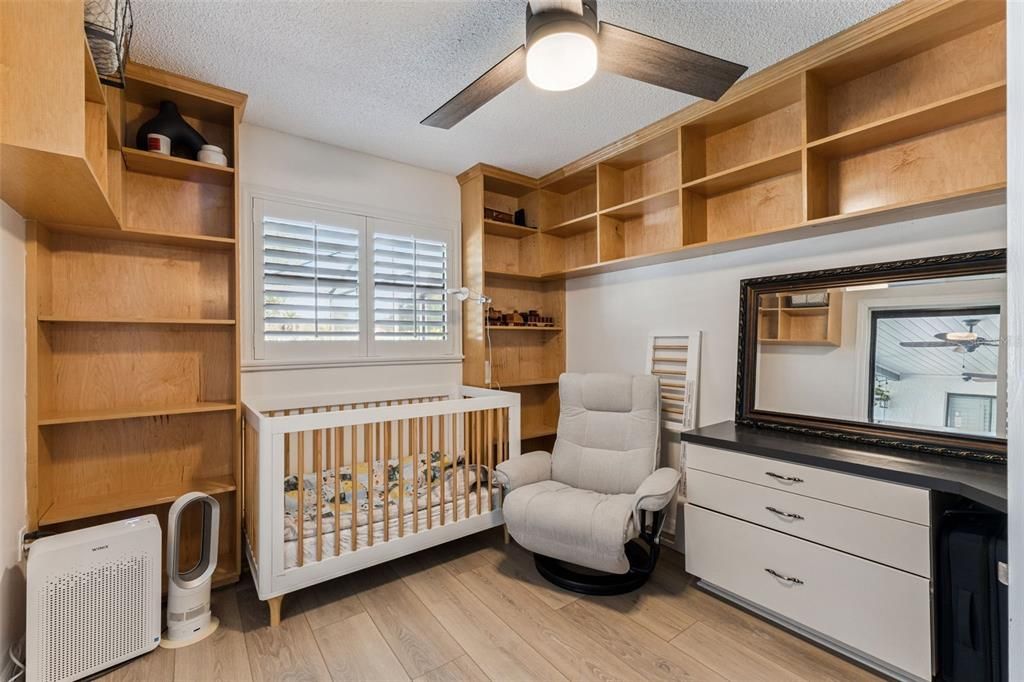 Activo con contrato: $750,000 (4 camas, 2 baños, 2111 Pies cuadrados)