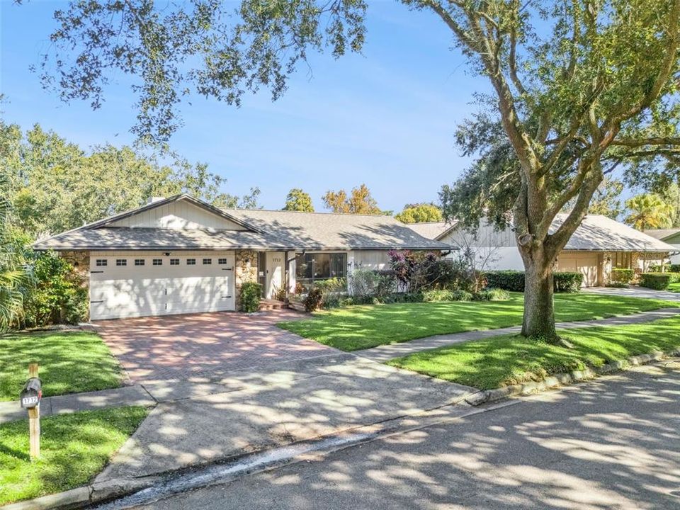 Activo con contrato: $750,000 (4 camas, 2 baños, 2111 Pies cuadrados)