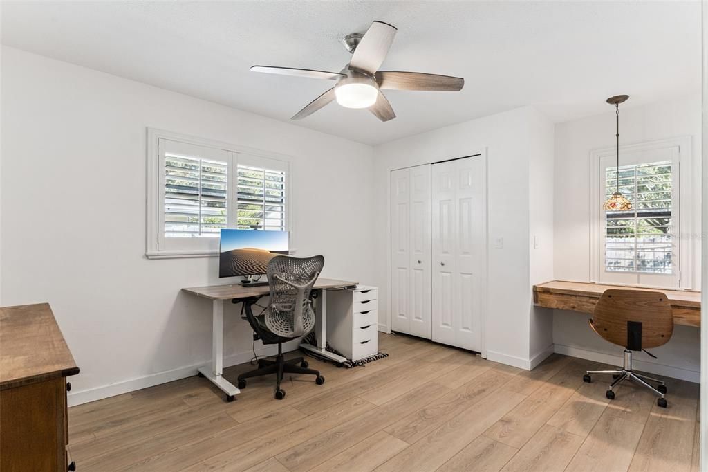 Activo con contrato: $750,000 (4 camas, 2 baños, 2111 Pies cuadrados)