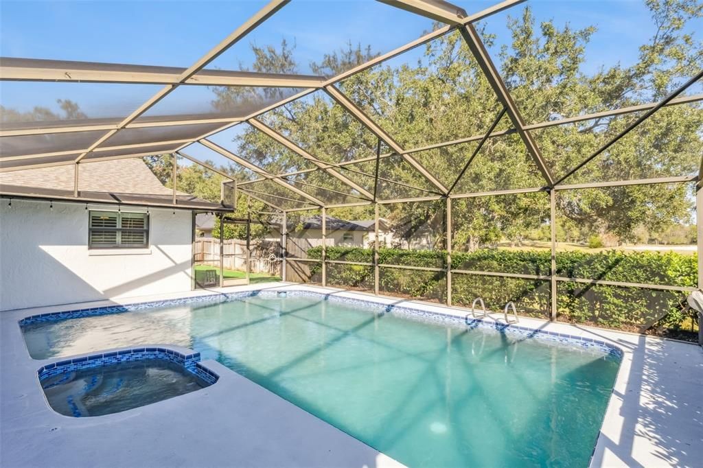 Activo con contrato: $750,000 (4 camas, 2 baños, 2111 Pies cuadrados)