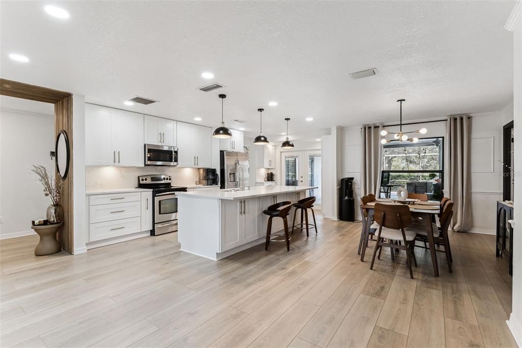 Activo con contrato: $750,000 (4 camas, 2 baños, 2111 Pies cuadrados)