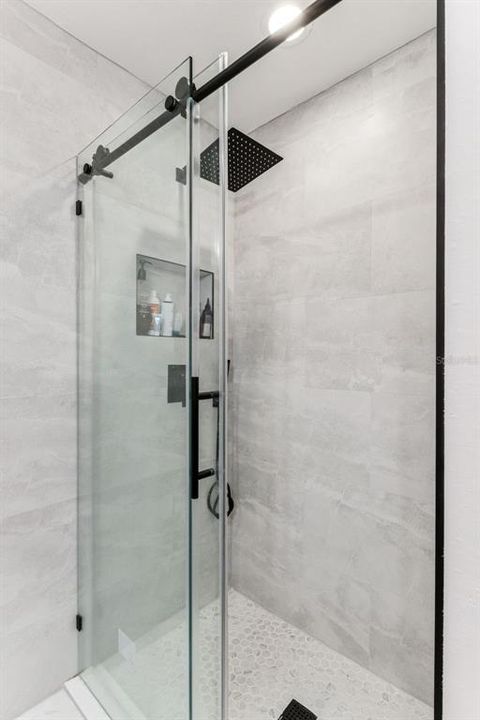 Activo con contrato: $750,000 (4 camas, 2 baños, 2111 Pies cuadrados)