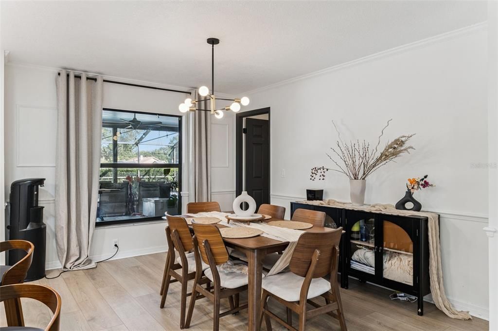 Activo con contrato: $750,000 (4 camas, 2 baños, 2111 Pies cuadrados)