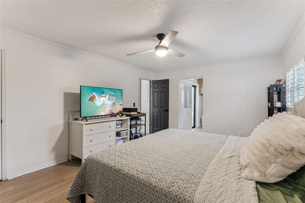 Activo con contrato: $750,000 (4 camas, 2 baños, 2111 Pies cuadrados)