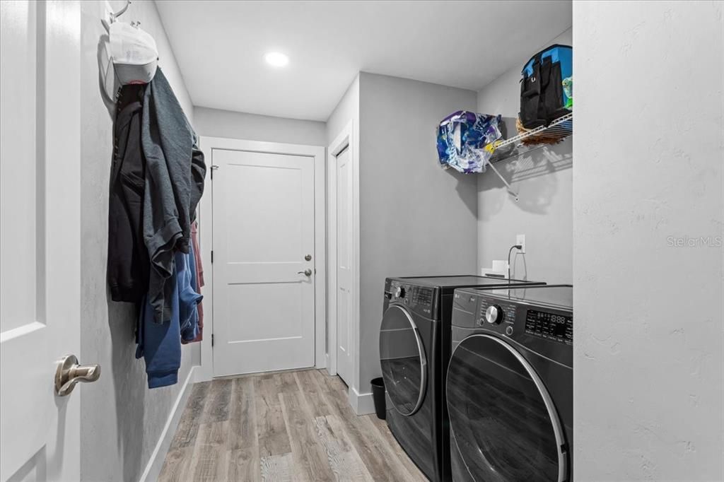 En Venta: $370,000 (4 camas, 2 baños, 1710 Pies cuadrados)