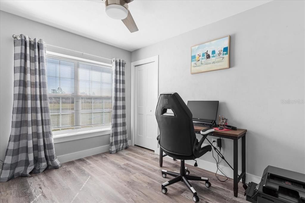 En Venta: $370,000 (4 camas, 2 baños, 1710 Pies cuadrados)