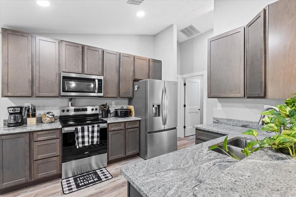 En Venta: $370,000 (4 camas, 2 baños, 1710 Pies cuadrados)