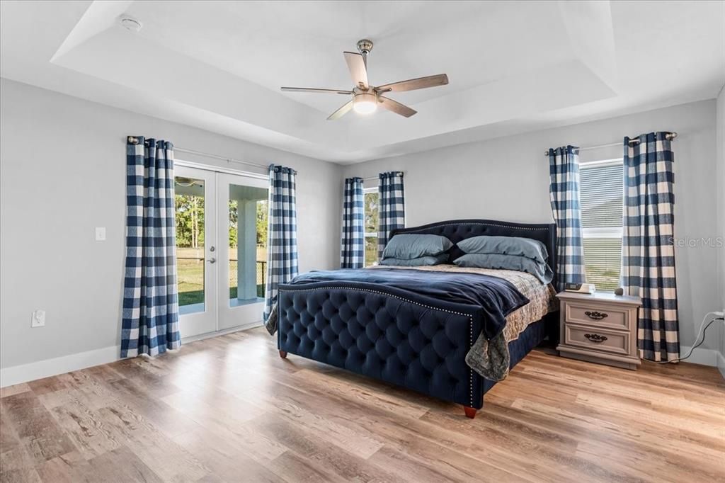 En Venta: $370,000 (4 camas, 2 baños, 1710 Pies cuadrados)