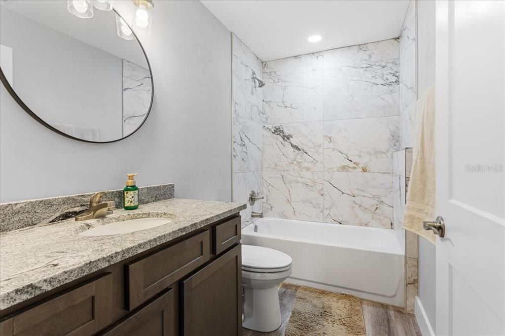 En Venta: $370,000 (4 camas, 2 baños, 1710 Pies cuadrados)