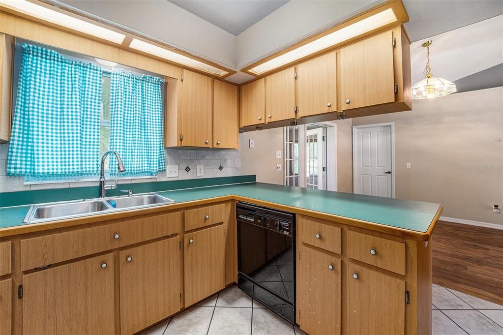 待售: $625,000 (3 贝兹, 2 浴室, 1764 平方英尺)