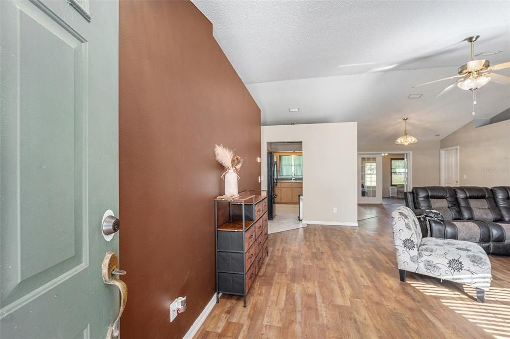 待售: $625,000 (3 贝兹, 2 浴室, 1764 平方英尺)