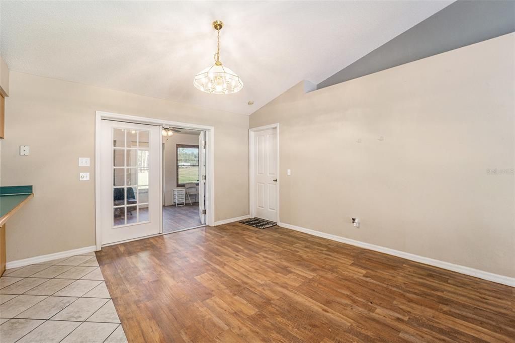 待售: $625,000 (3 贝兹, 2 浴室, 1764 平方英尺)