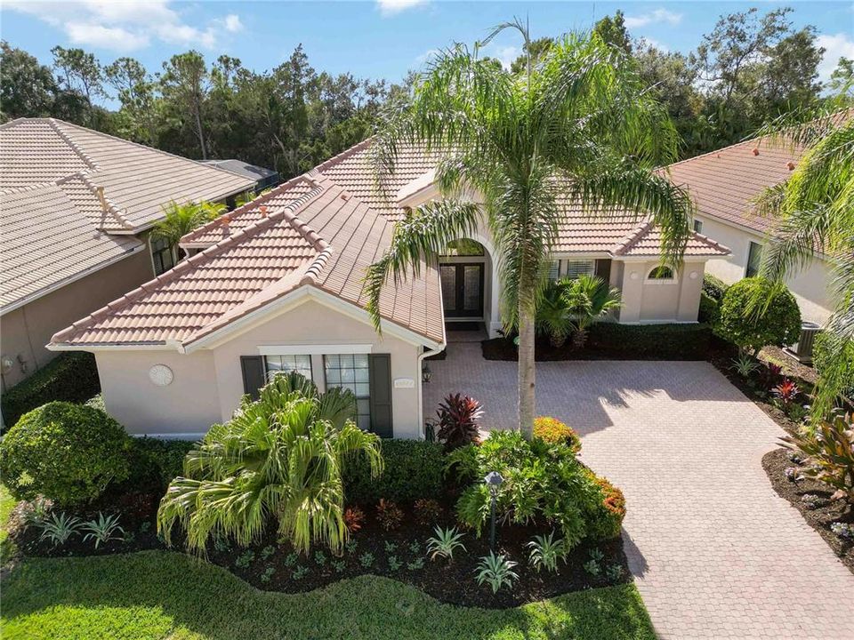 待售: $699,000 (2 贝兹, 2 浴室, 2134 平方英尺)