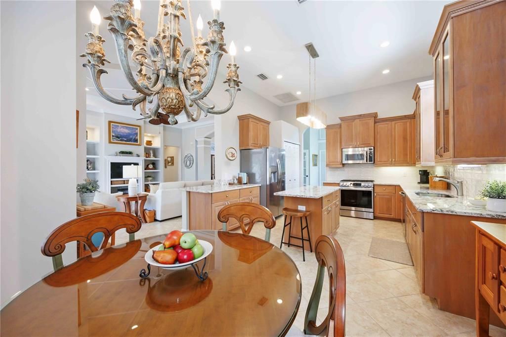 待售: $699,000 (2 贝兹, 2 浴室, 2134 平方英尺)