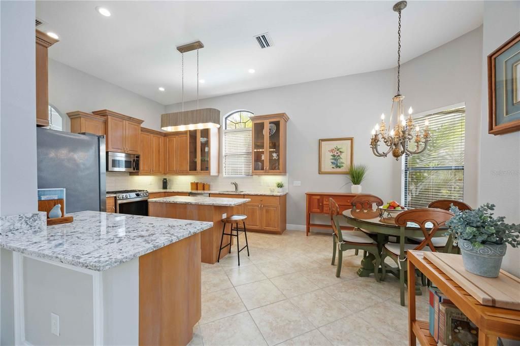 待售: $699,000 (2 贝兹, 2 浴室, 2134 平方英尺)