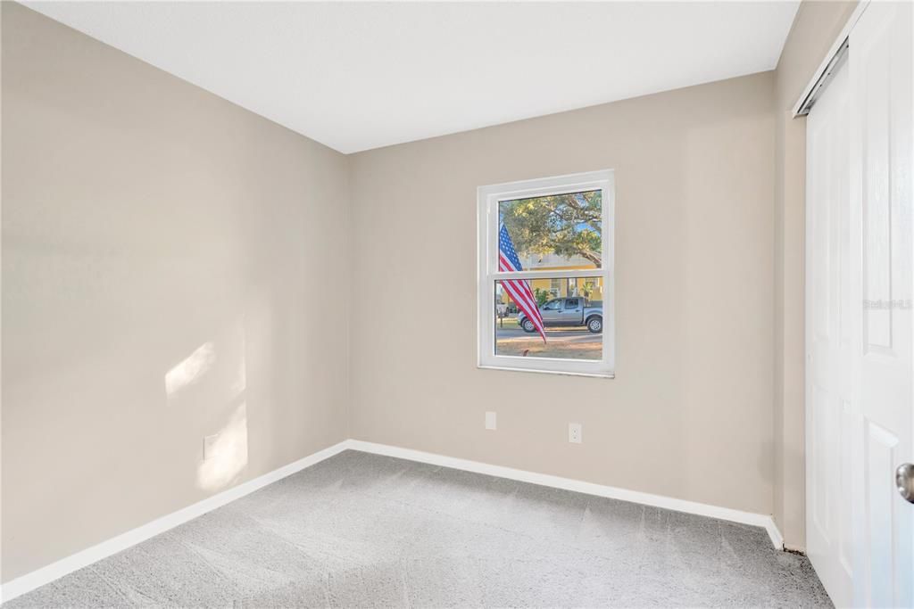 合同活跃: $329,900 (3 贝兹, 2 浴室, 1040 平方英尺)