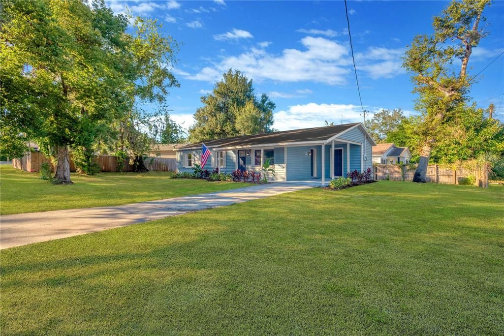 合同活跃: $329,900 (3 贝兹, 2 浴室, 1040 平方英尺)