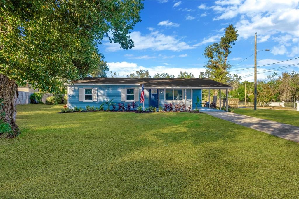 合同活跃: $329,900 (3 贝兹, 2 浴室, 1040 平方英尺)