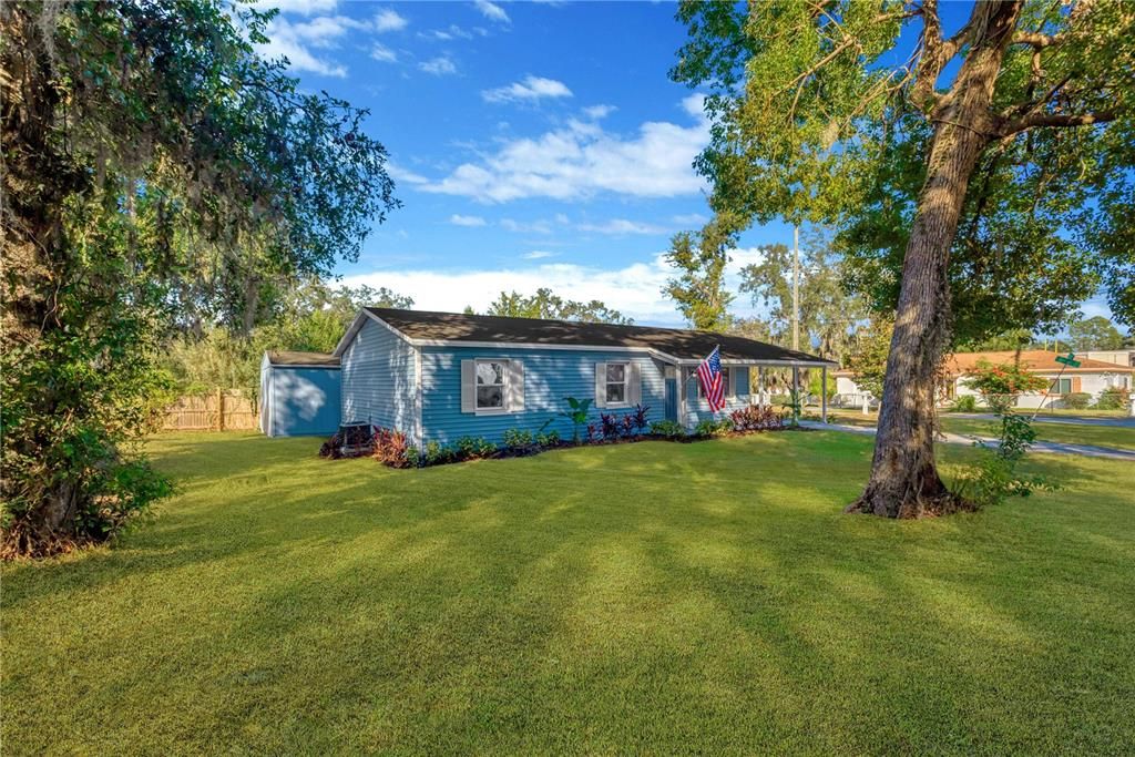 合同活跃: $329,900 (3 贝兹, 2 浴室, 1040 平方英尺)