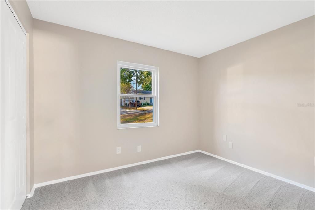 合同活跃: $329,900 (3 贝兹, 2 浴室, 1040 平方英尺)