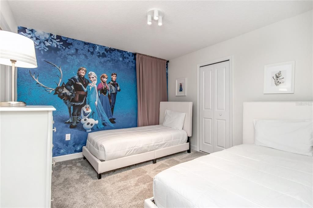 待售: $929,000 (6 贝兹, 6 浴室, 3888 平方英尺)