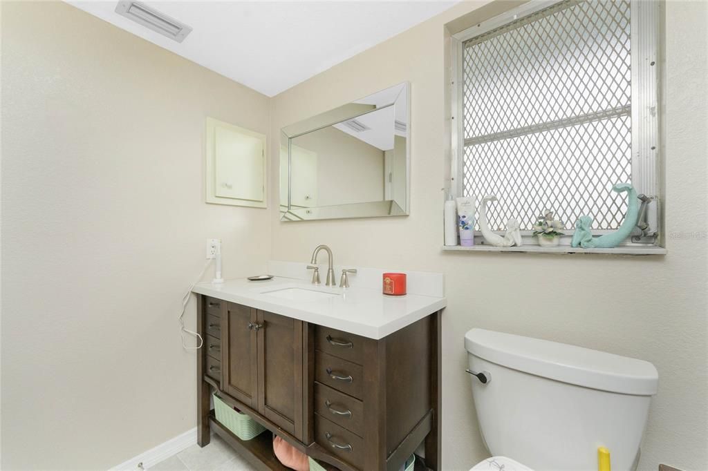 For Sale: $250,000 (2 beds, 2 baths, 1578 Square Feet)