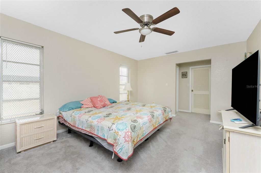 For Sale: $250,000 (2 beds, 2 baths, 1578 Square Feet)