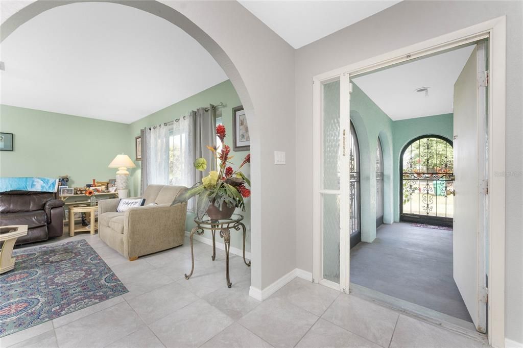 For Sale: $250,000 (2 beds, 2 baths, 1578 Square Feet)