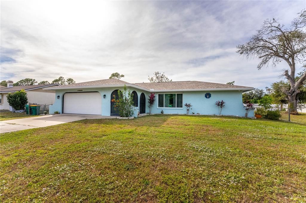 For Sale: $250,000 (2 beds, 2 baths, 1578 Square Feet)