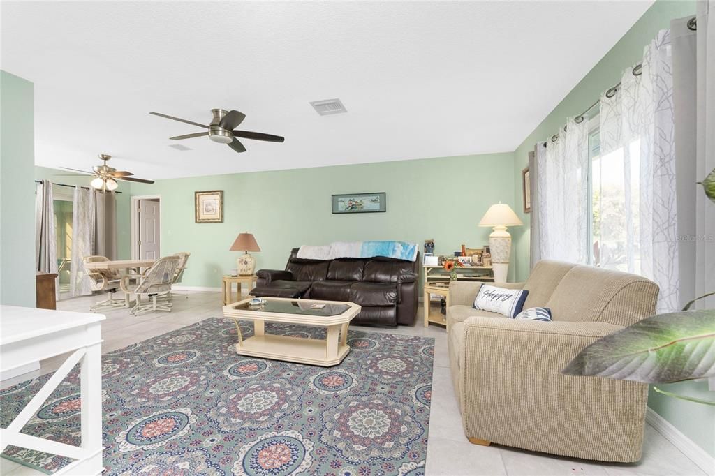 For Sale: $250,000 (2 beds, 2 baths, 1578 Square Feet)