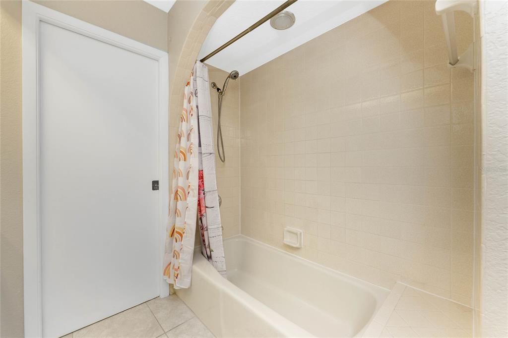 For Sale: $250,000 (2 beds, 2 baths, 1578 Square Feet)