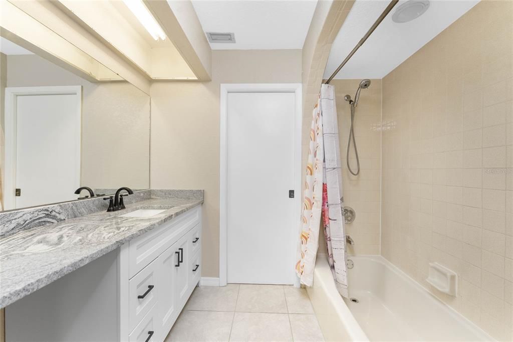 For Sale: $250,000 (2 beds, 2 baths, 1578 Square Feet)