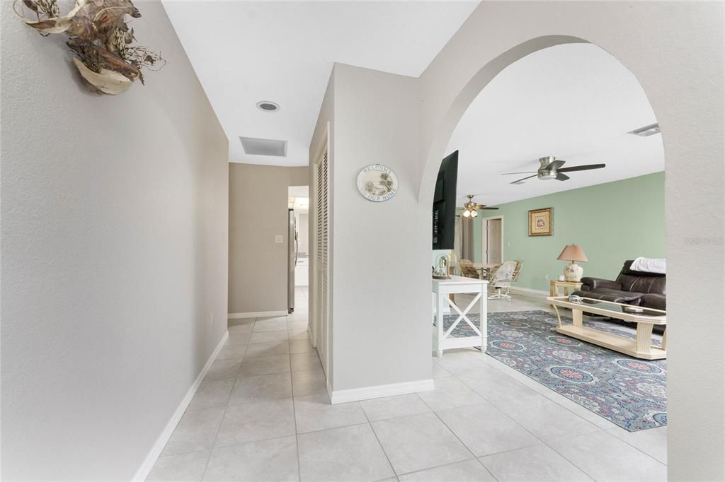 For Sale: $250,000 (2 beds, 2 baths, 1578 Square Feet)