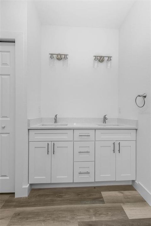 For Rent: $2,200 (3 beds, 2 baths, 1470 Square Feet)