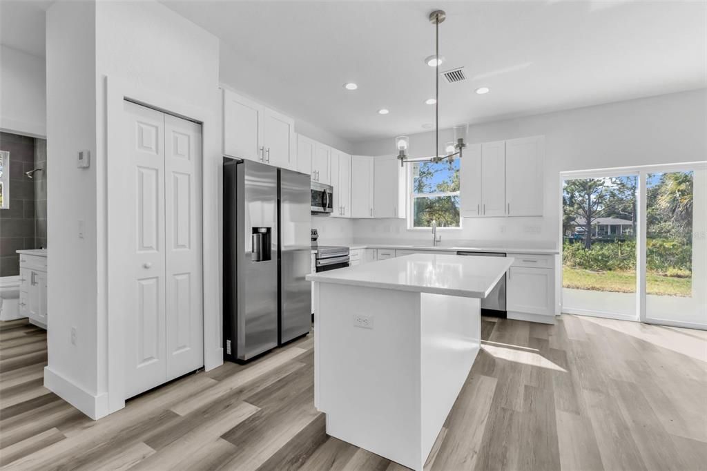 For Rent: $2,200 (3 beds, 2 baths, 1470 Square Feet)