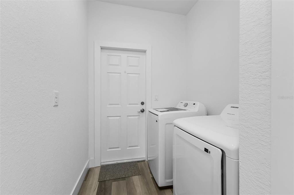 For Rent: $2,200 (3 beds, 2 baths, 1470 Square Feet)