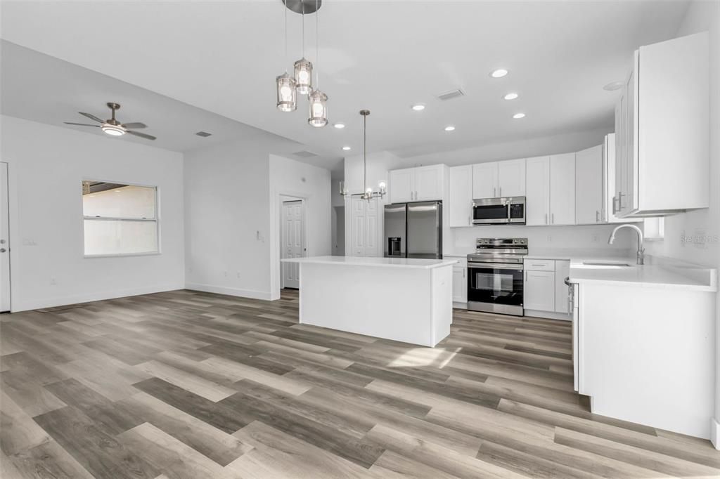 For Rent: $2,200 (3 beds, 2 baths, 1470 Square Feet)