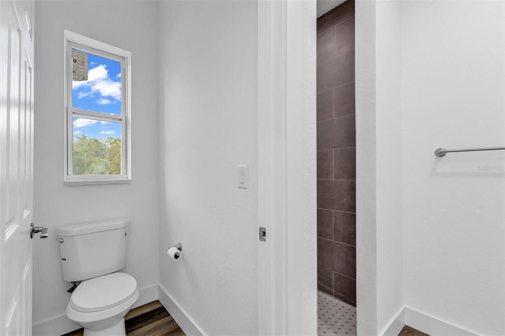 For Rent: $2,200 (3 beds, 2 baths, 1470 Square Feet)