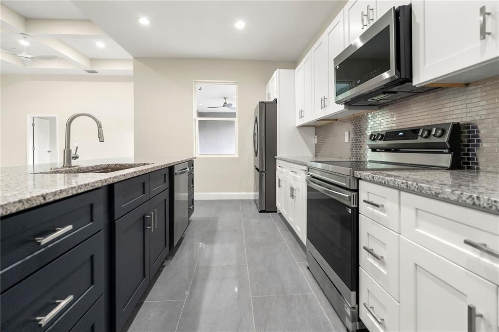 待售: $409,000 (3 贝兹, 2 浴室, 1792 平方英尺)