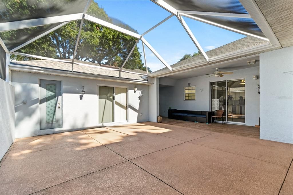 For Sale: $330,000 (2 beds, 2 baths, 1722 Square Feet)