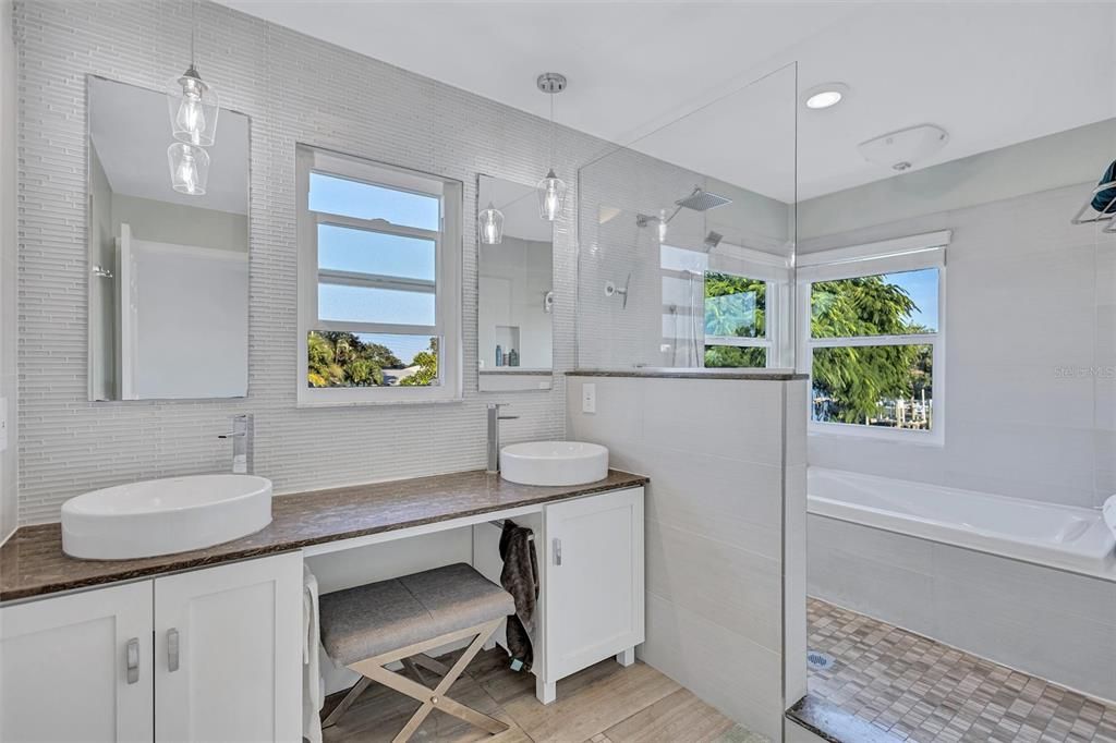 На продажу: $1,175,000 (4 спален, 3 ванн, 2269 Квадратных фут)