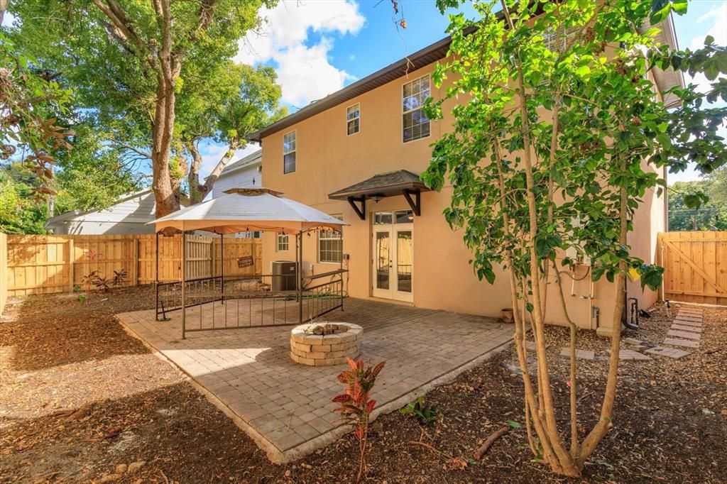 For Rent: $2,900 (3 beds, 2 baths, 1642 Square Feet)