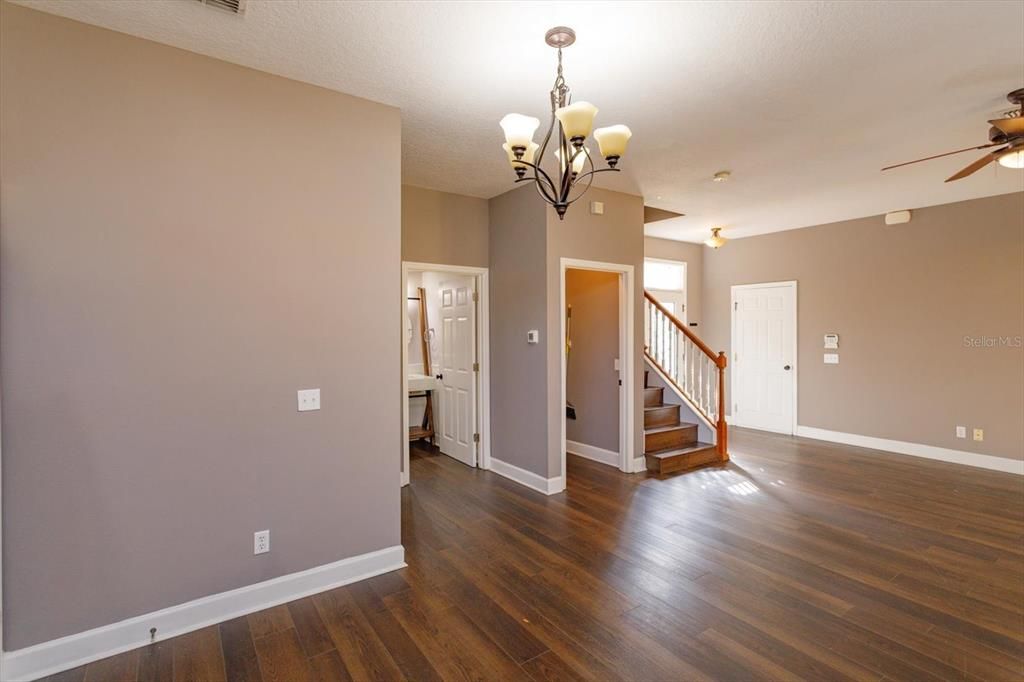 For Rent: $2,900 (3 beds, 2 baths, 1642 Square Feet)