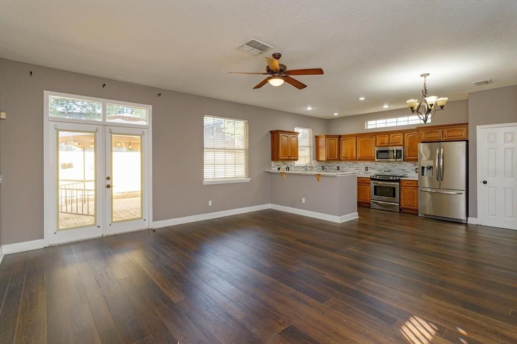 For Rent: $2,900 (3 beds, 2 baths, 1642 Square Feet)